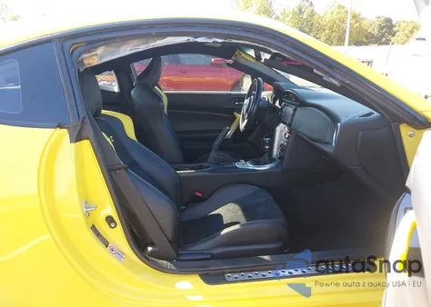 2017 Subaru Brz Series. Yellow из США, поврежденный, VIN JF1ZCAC1XH9601468